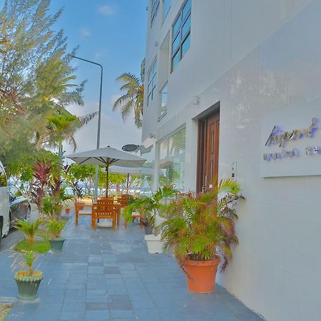Airport Beach Hotel Hulhumale Kültér fotó