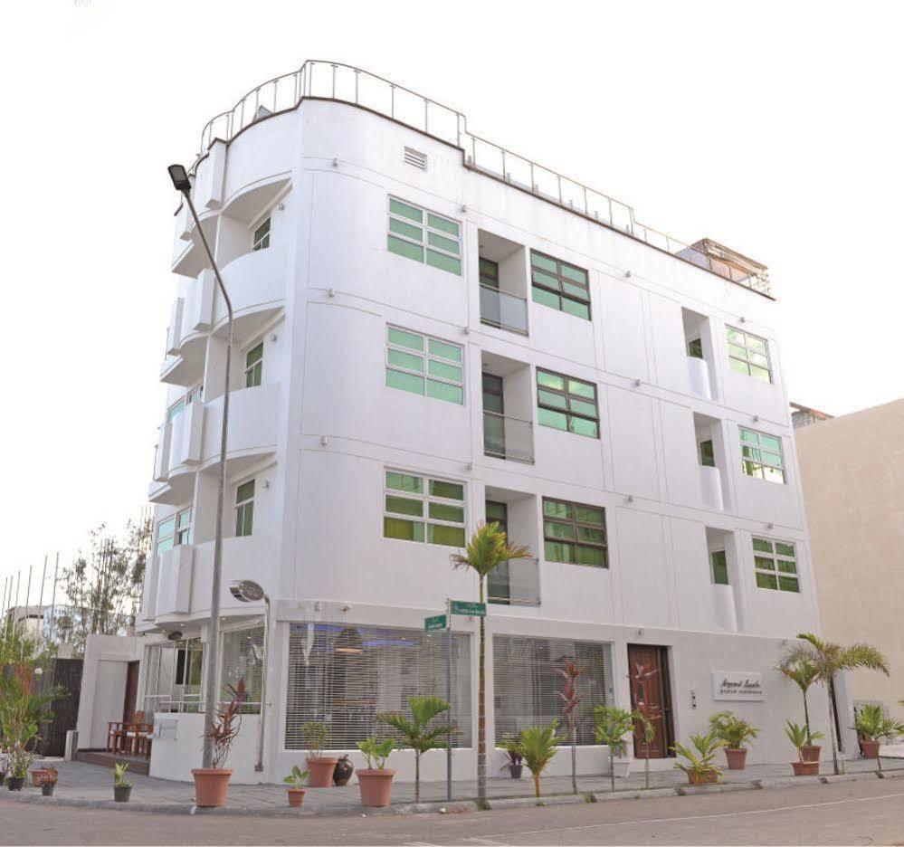 Airport Beach Hotel Hulhumale Kültér fotó