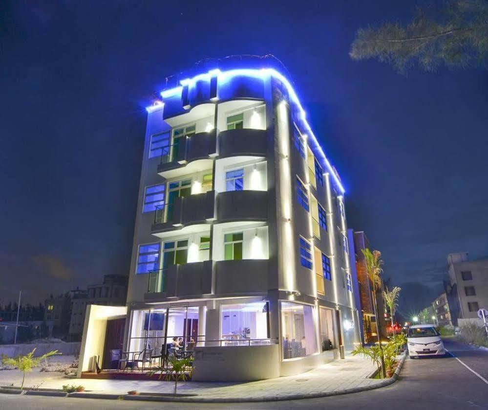 Airport Beach Hotel Hulhumale Kültér fotó