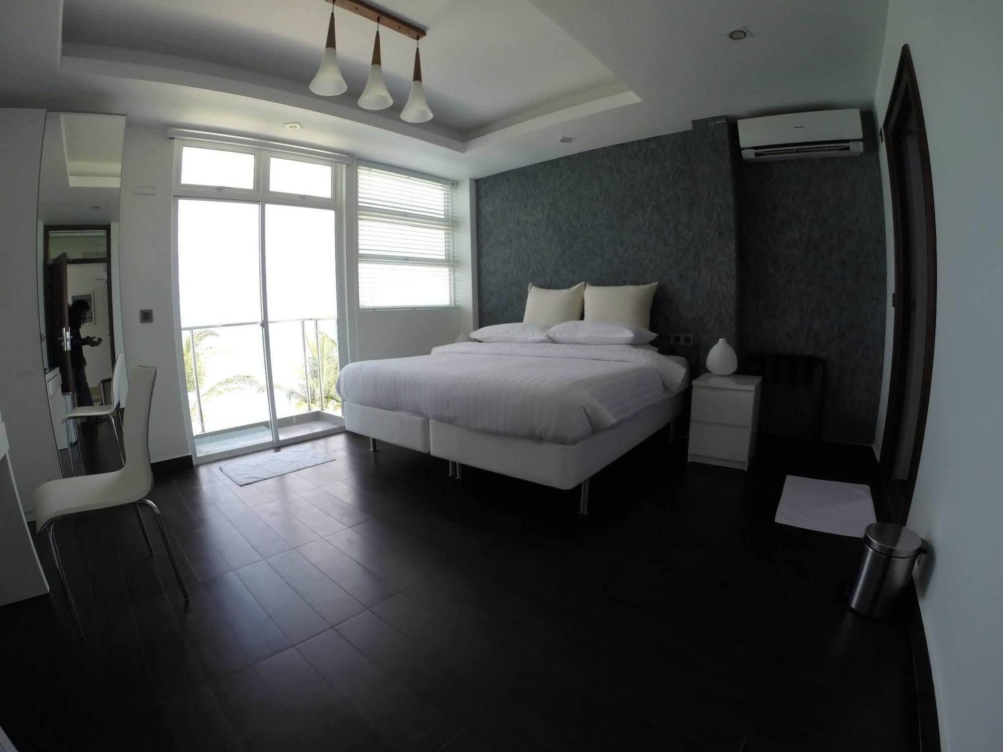 Airport Beach Hotel Hulhumale Kültér fotó