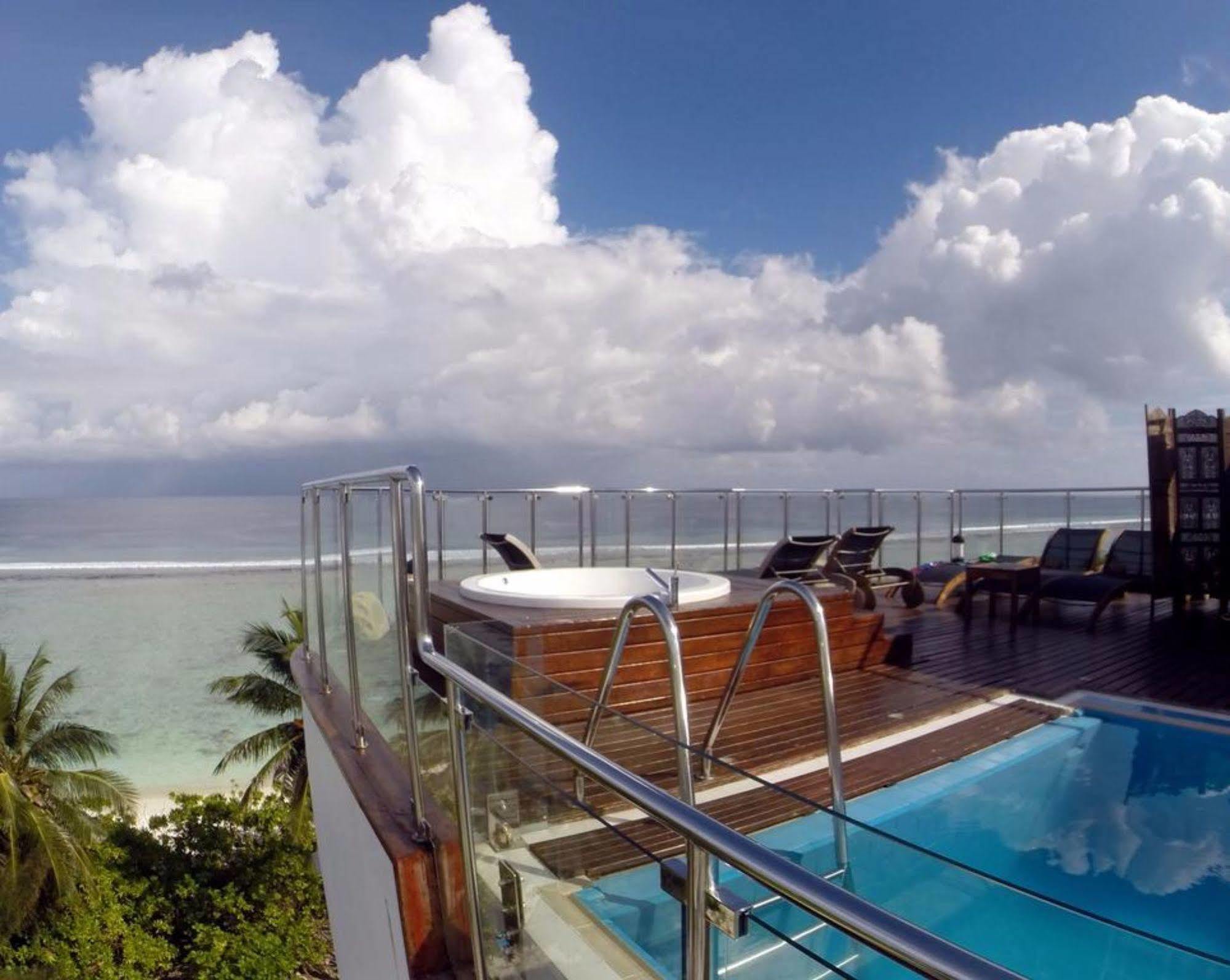 Airport Beach Hotel Hulhumale Kültér fotó