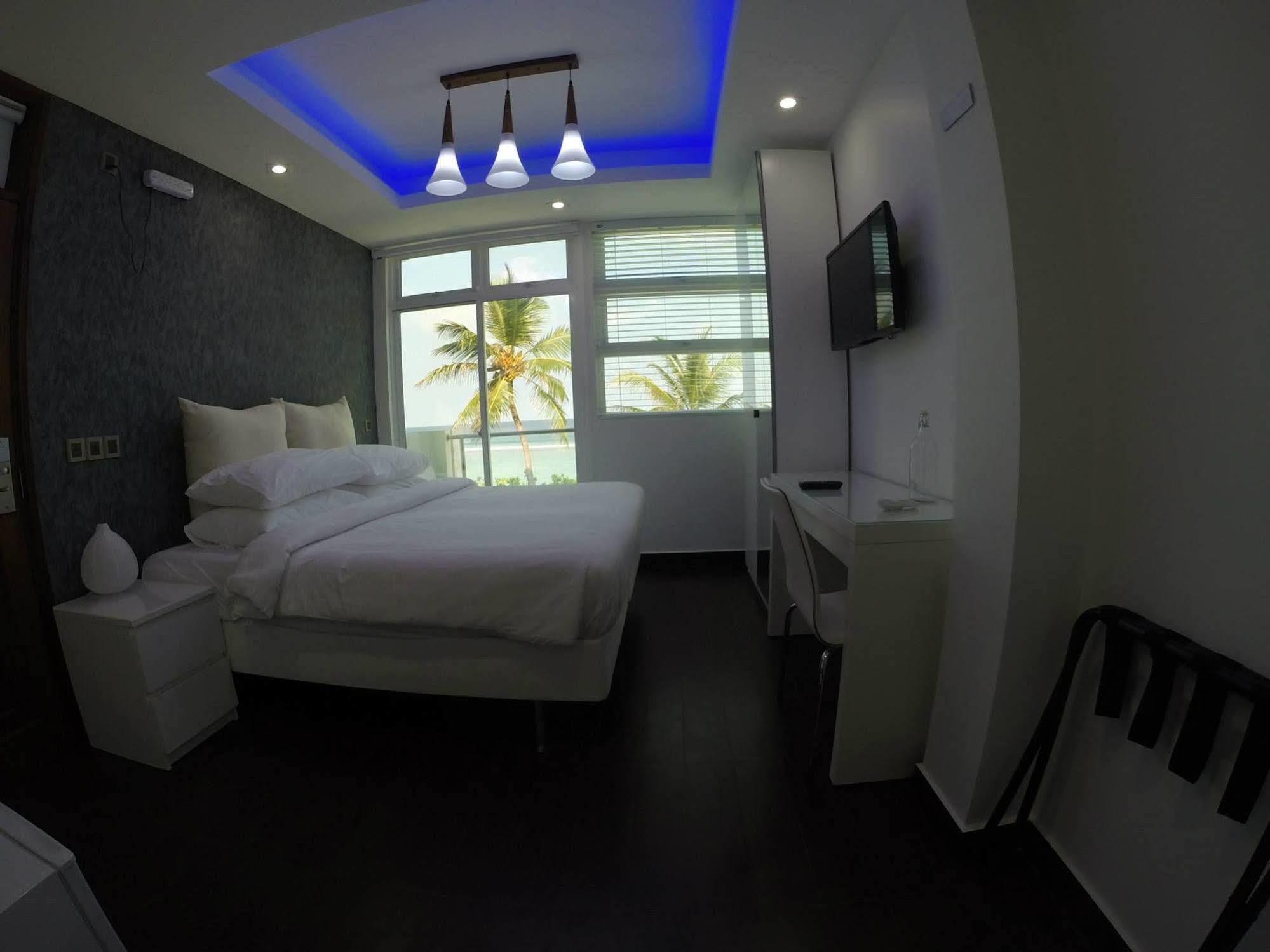 Airport Beach Hotel Hulhumale Kültér fotó